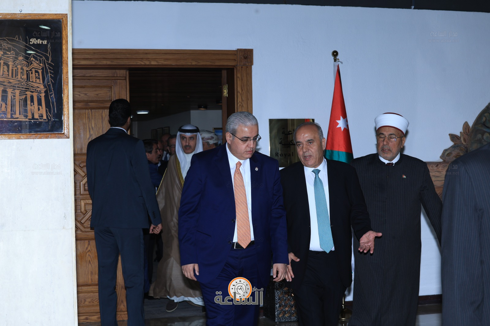 Madar Al-Saa Images 0.8747205781718089