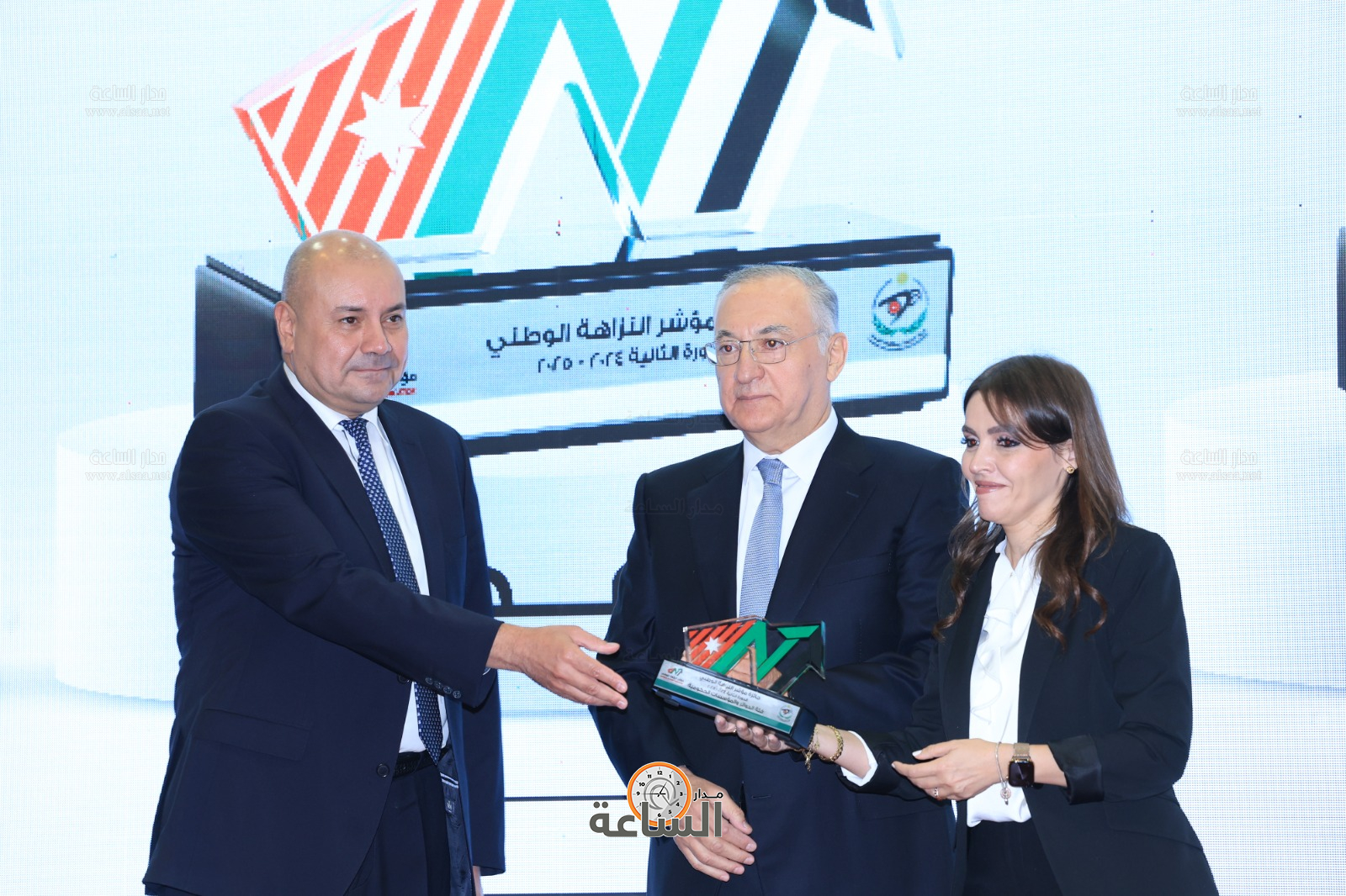 Madar Al-Saa Images 0.3735477277979815