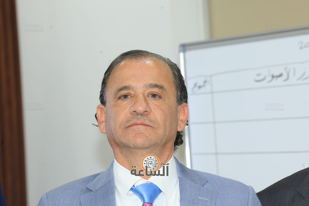 Madar Al-Saa Images 0.8987865373889194