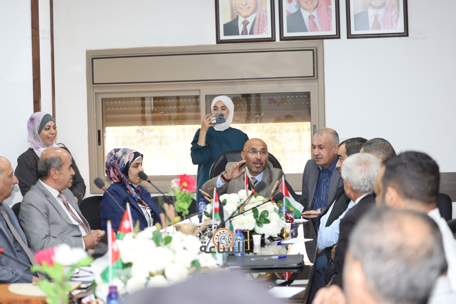 Madar Al-Saa Images 0.42255115255053444