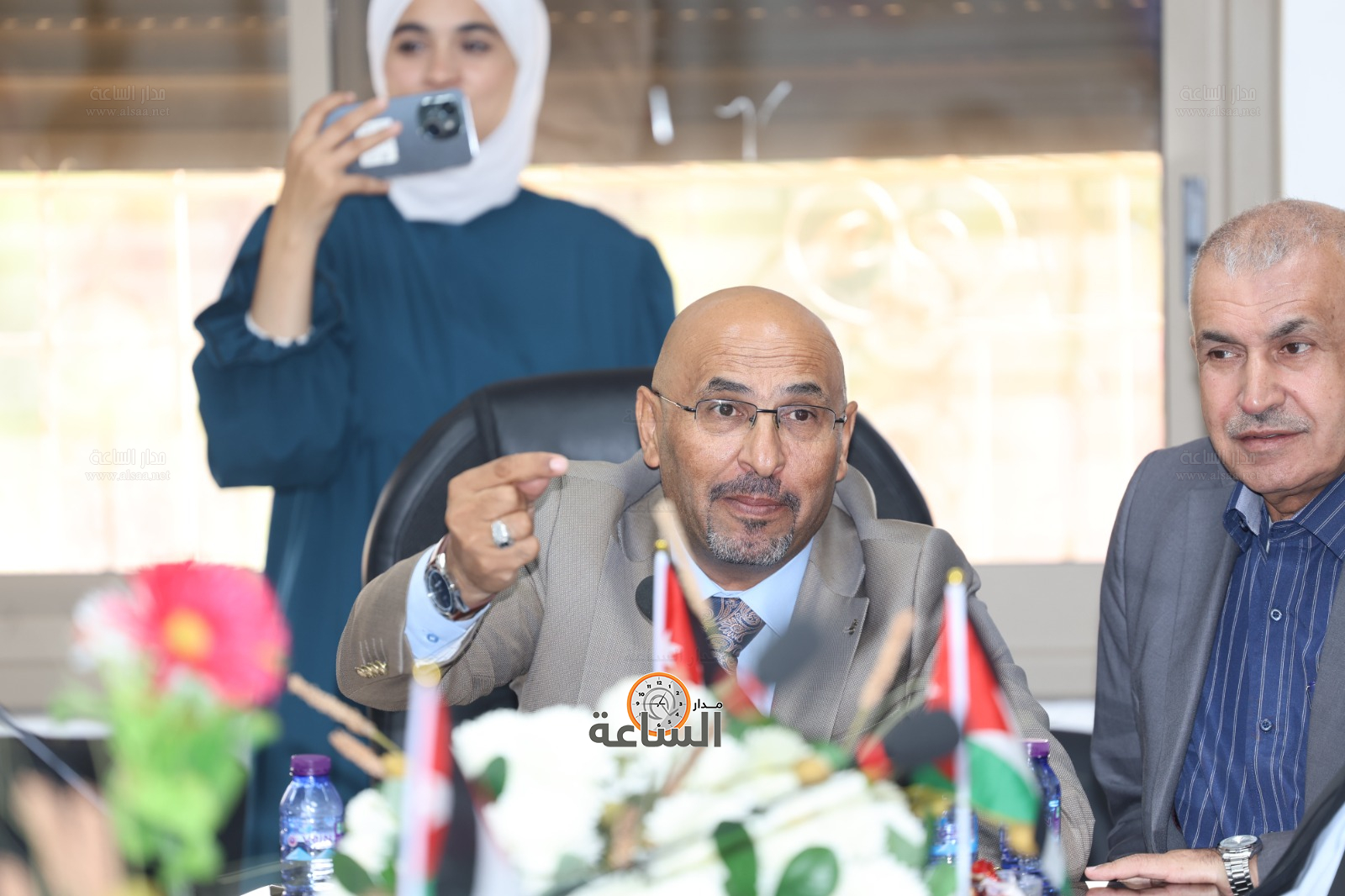 Madar Al-Saa Images 0.18306837884808436