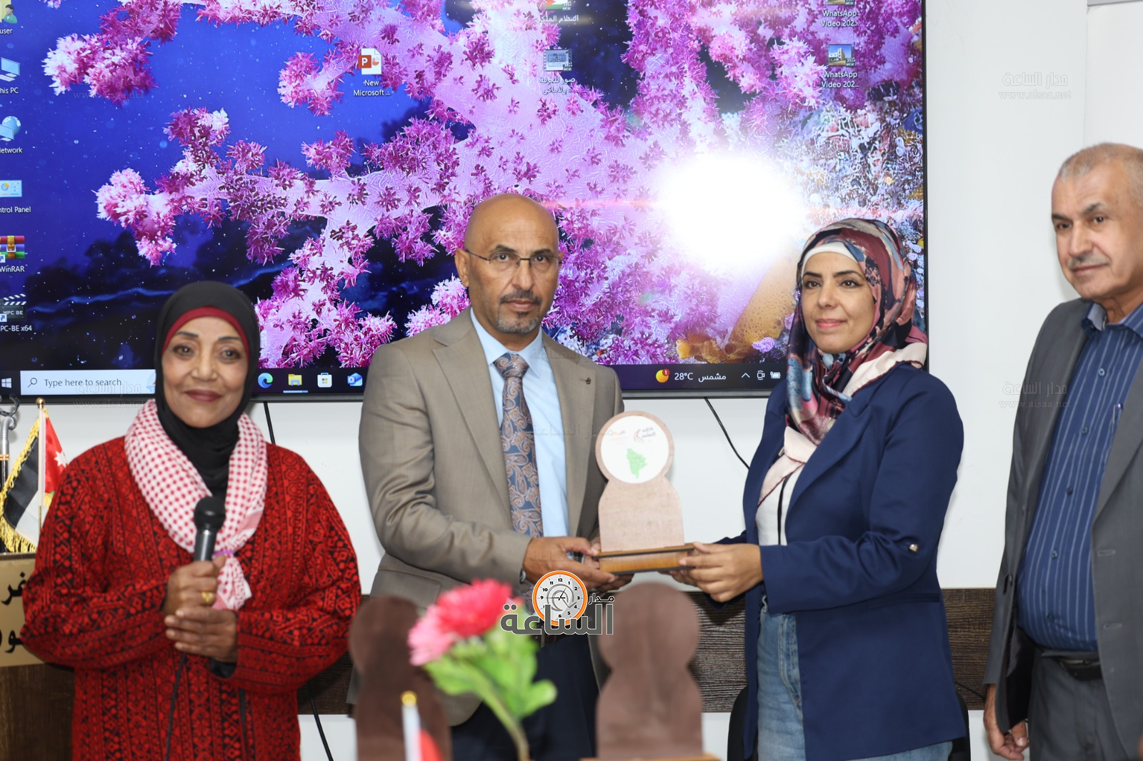 Madar Al-Saa Images 0.5857420690232256