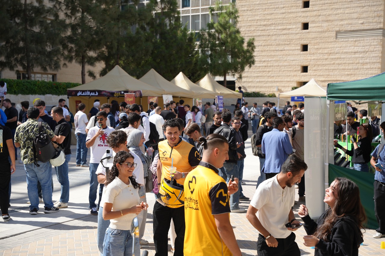 Madar Al-Saa Images 0.0006973110993021558