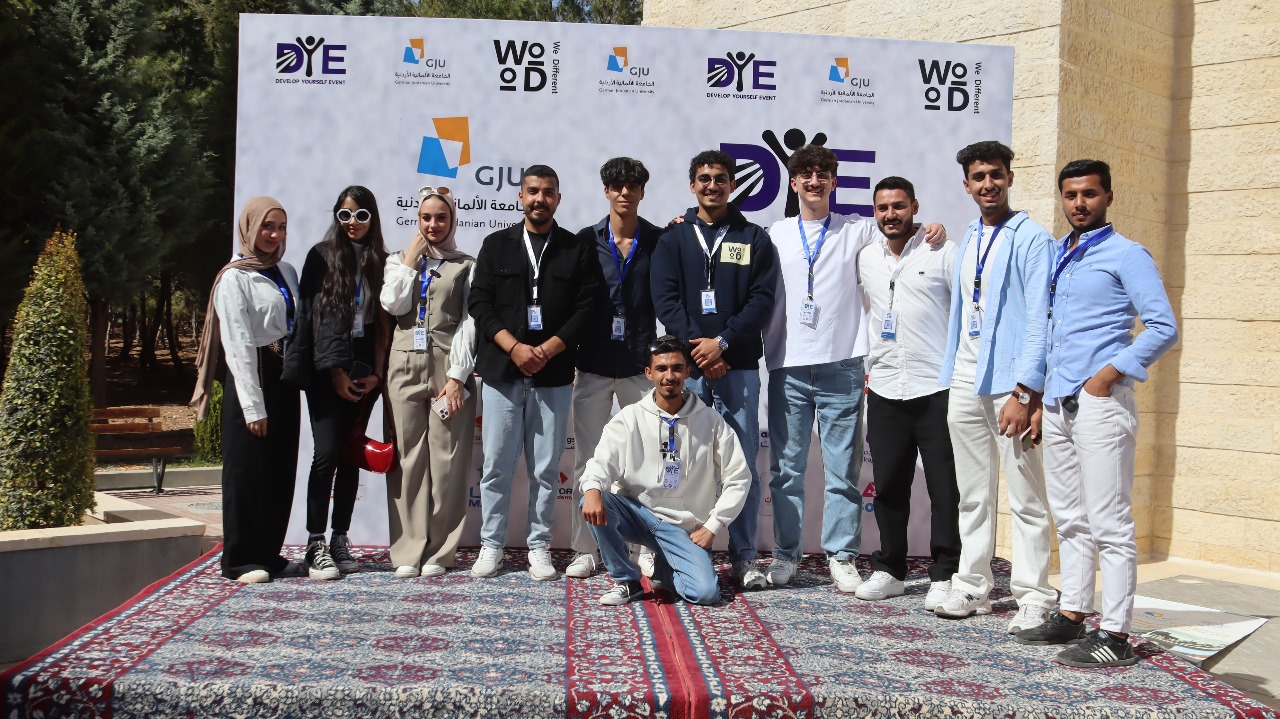 Madar Al-Saa Images 0.32068417760978385