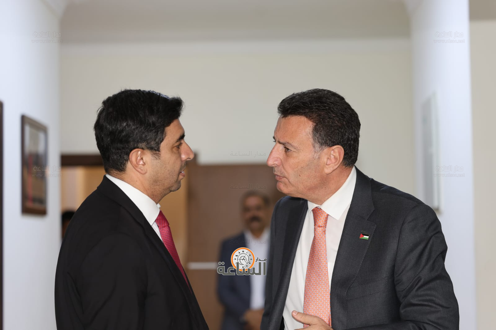 Madar Al-Saa Images 0.32362978852386326