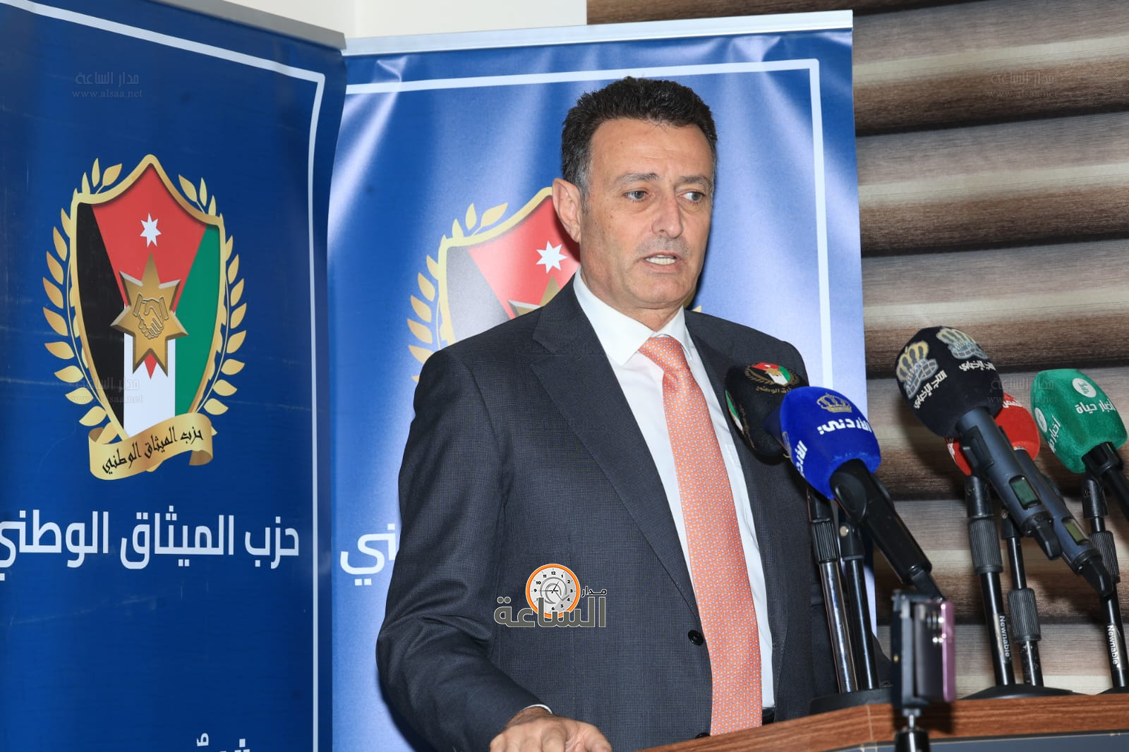 Madar Al-Saa Images 0.21591433555078976