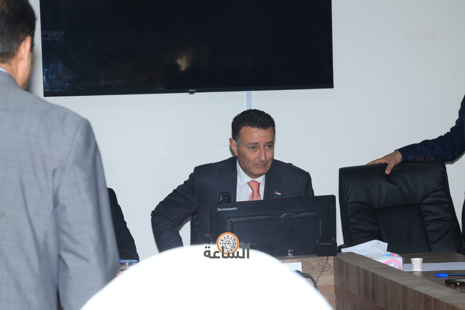 Madar Al-Saa Images 0.3989138596925128