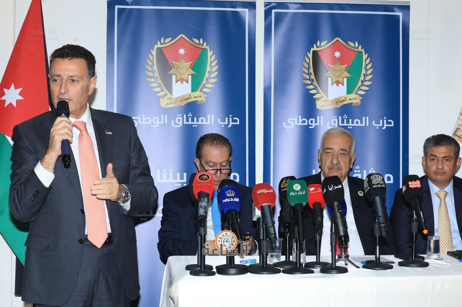 Madar Al-Saa Images 0.5245080736914692