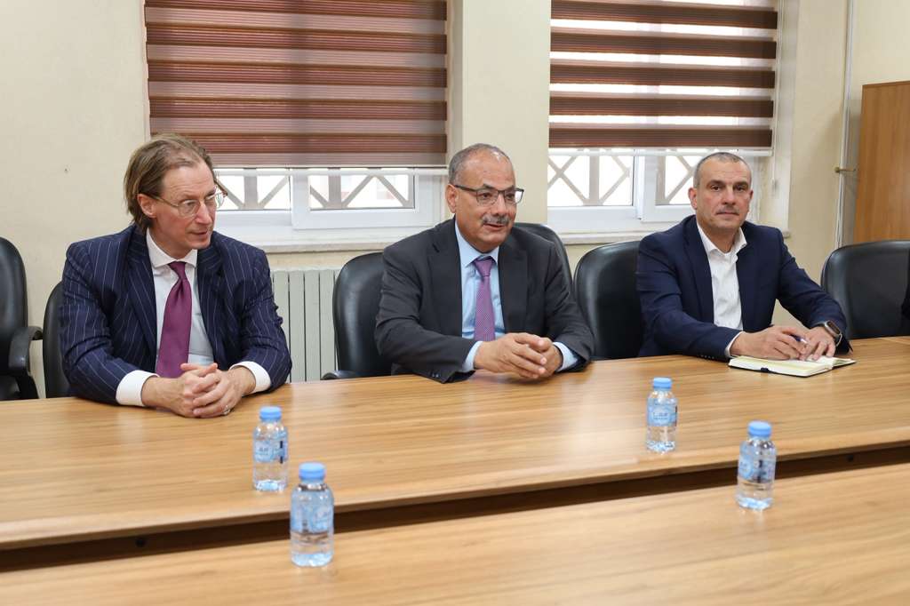 Madar Al-Saa Images 0.5877641808290928