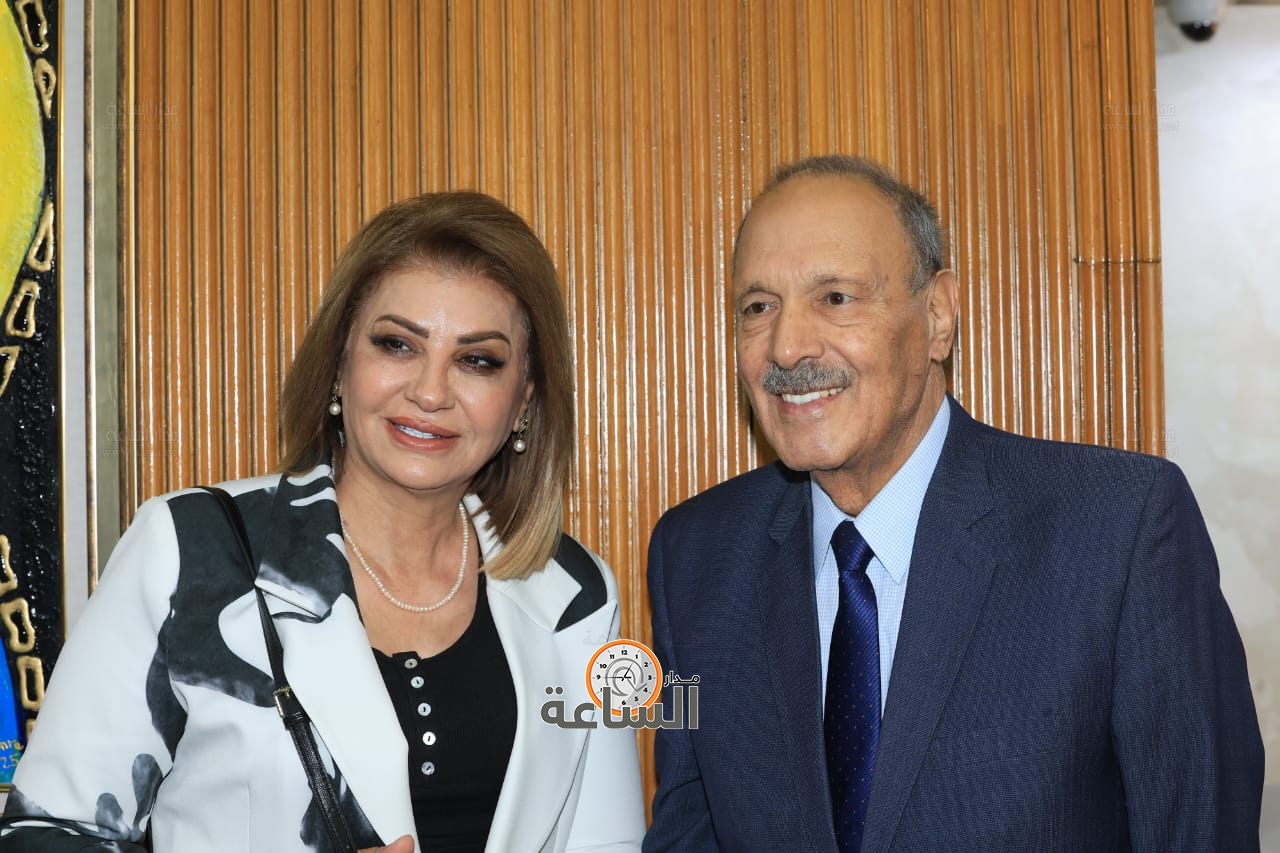 Madar Al-Saa Images 0.7946490391826975