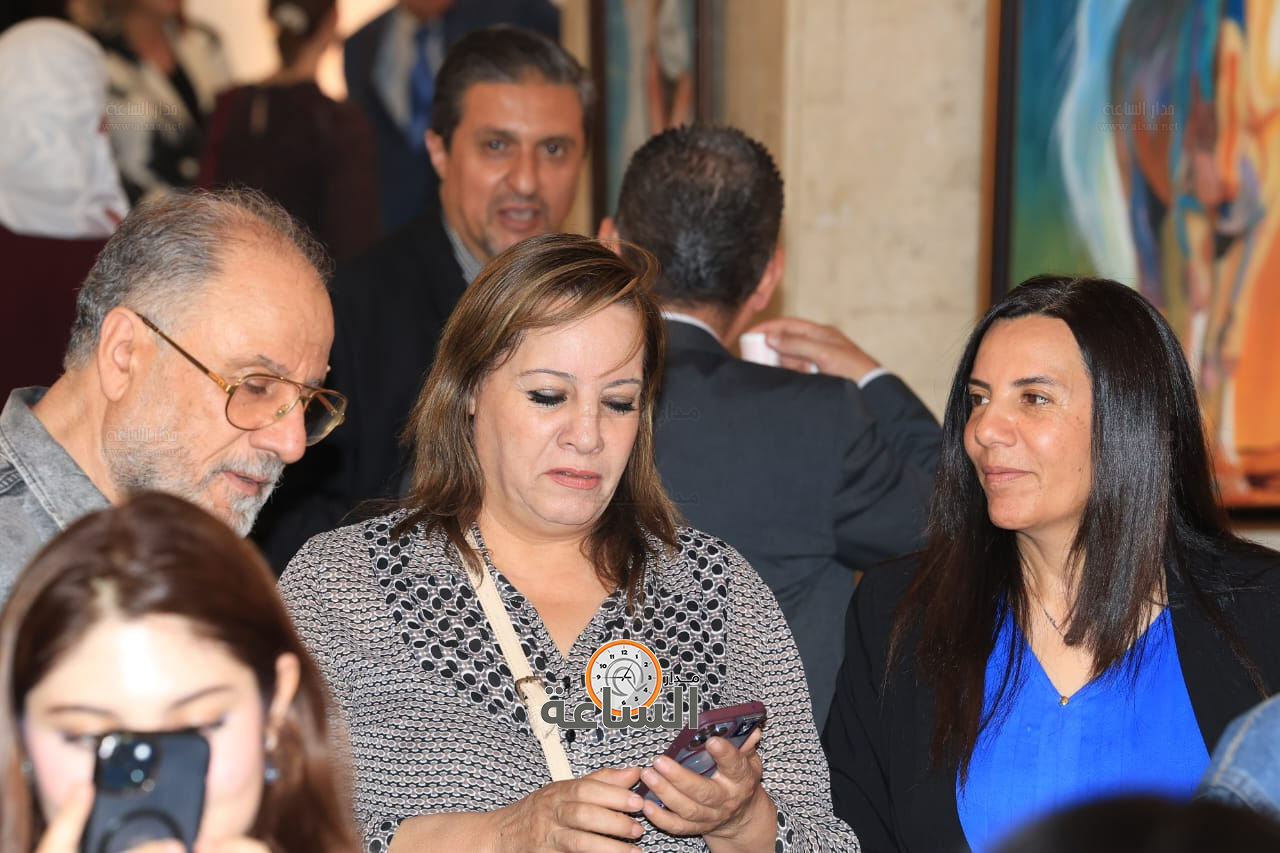 Madar Al-Saa Images 0.7436831879178223