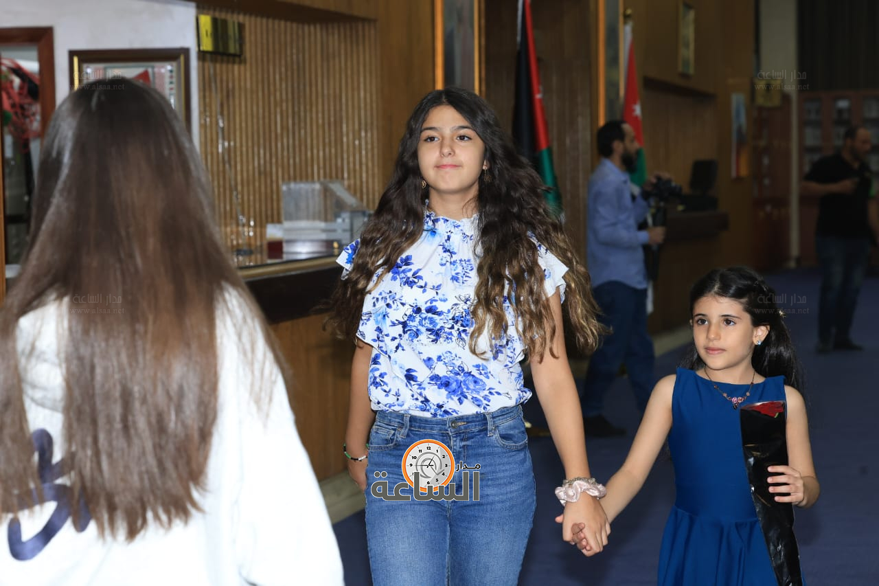 Madar Al-Saa Images 0.25007530065303174