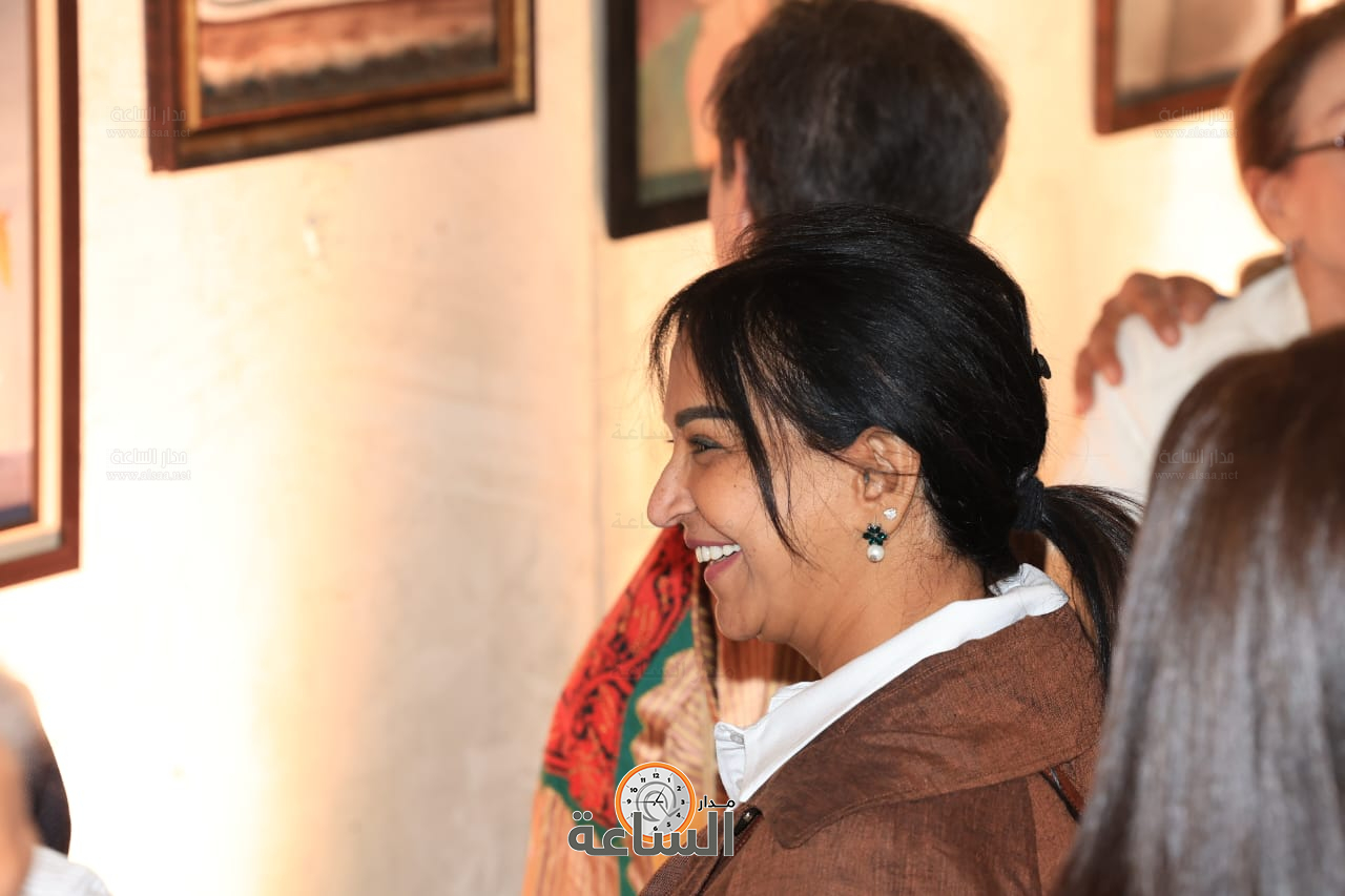 Madar Al-Saa Images 0.22154907802760648