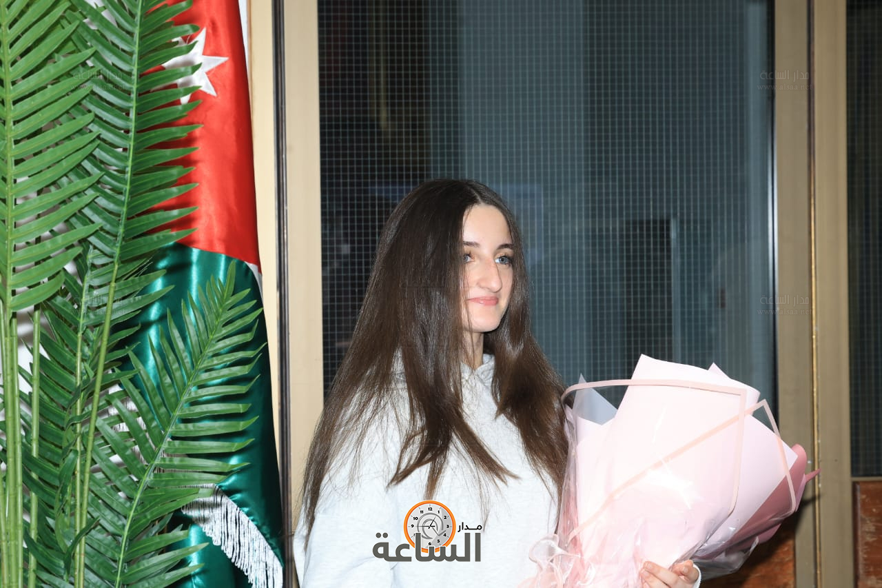 Madar Al-Saa Images 0.579413918197203