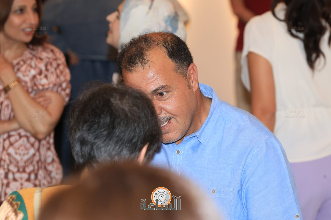 Madar Al-Saa Images 0.24114787619693