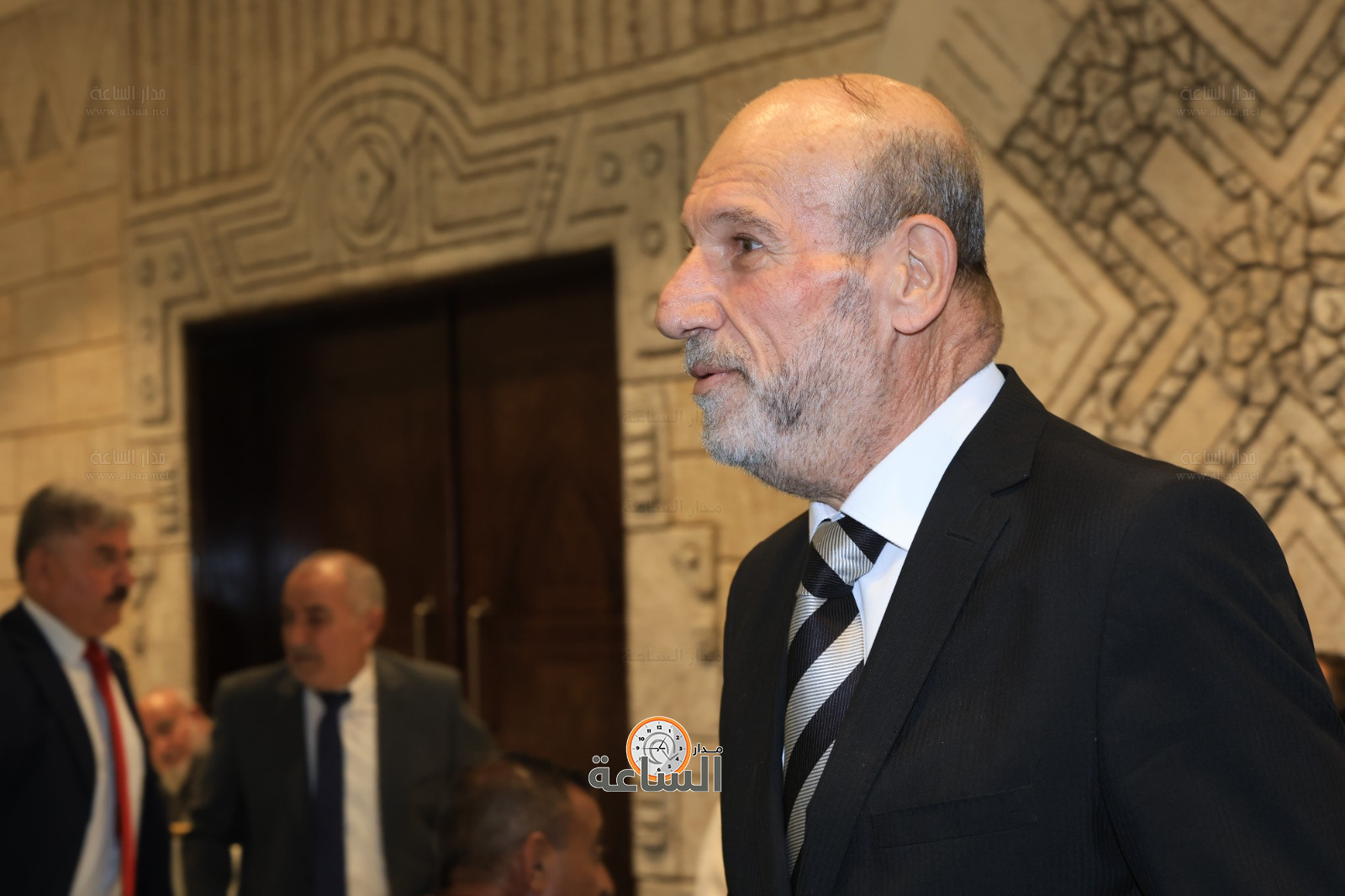 Madar Al-Saa Images 0.6472773531510175