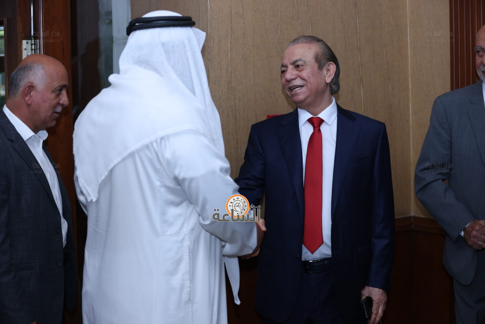 Madar Al-Saa Images 0.0036197381918416927