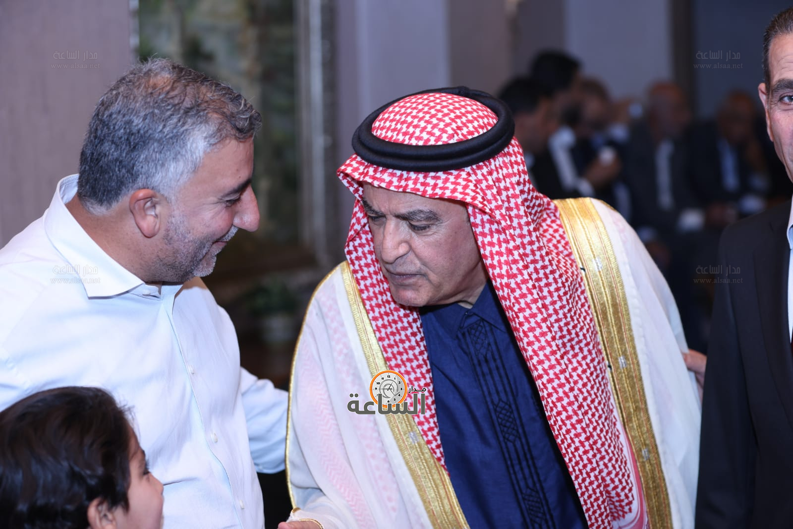 Madar Al-Saa Images 0.5441397528050235