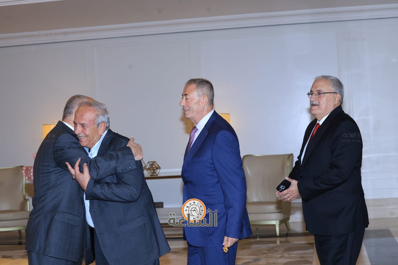 Madar Al-Saa Images 0.4568443466877141