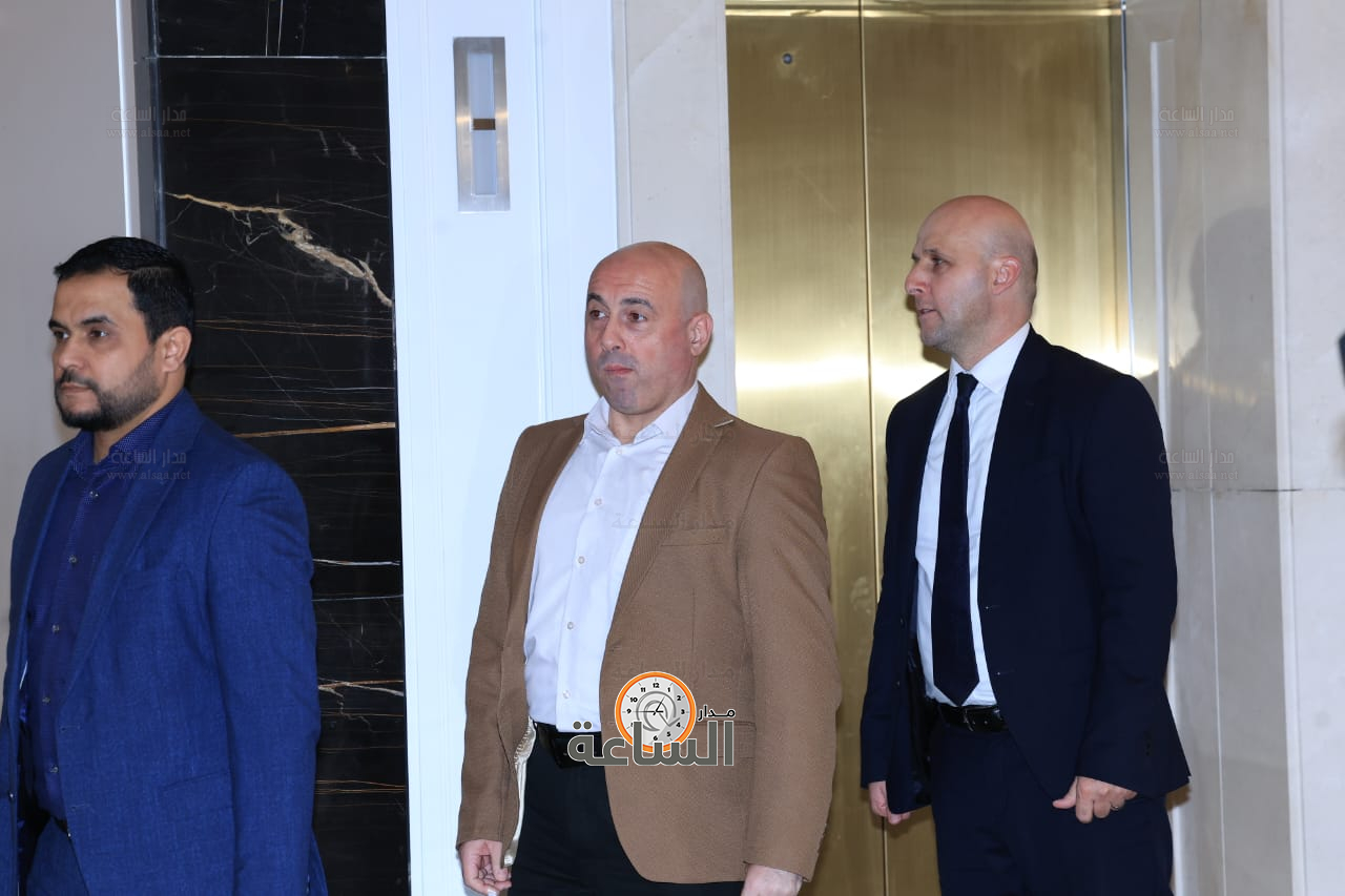 Madar Al-Saa Images 0.992331701989143