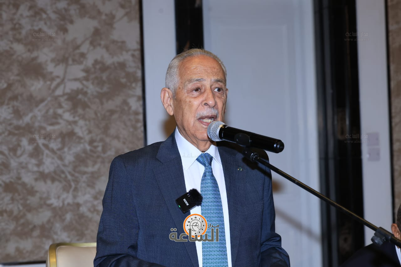 Madar Al-Saa Images 0.015499909659828282