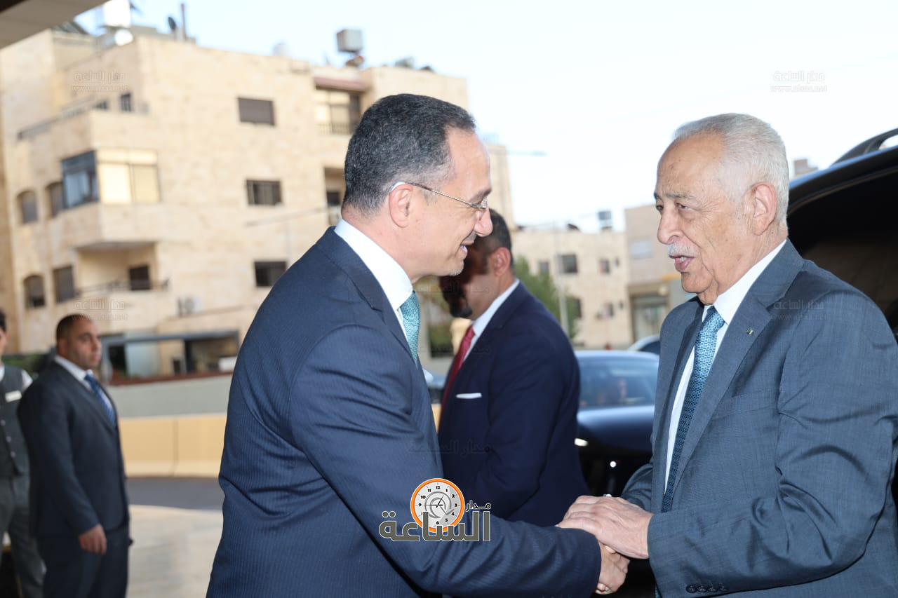 Madar Al-Saa Images 0.03742675169580634