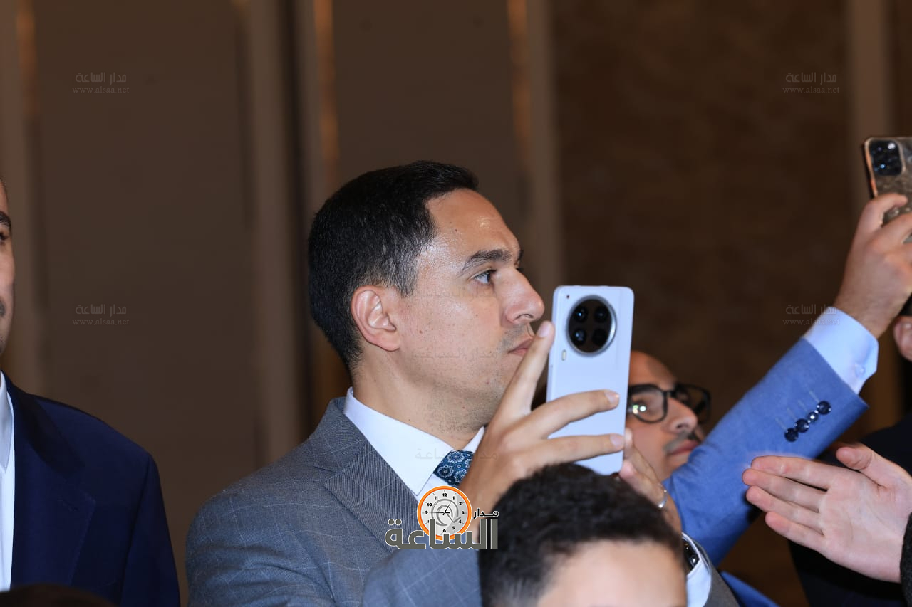 Madar Al-Saa Images 0.37843415084728116