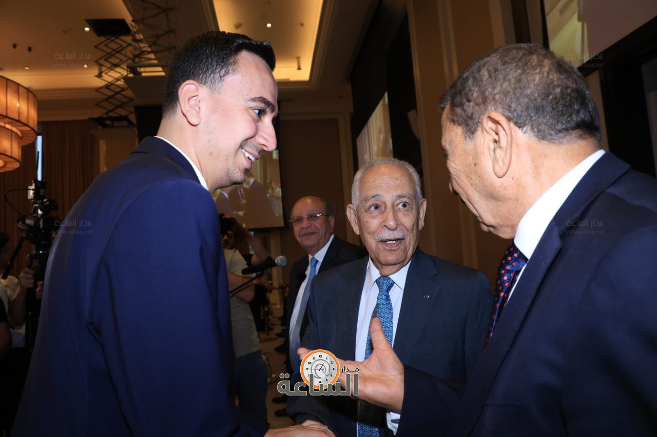 Madar Al-Saa Images 0.6870125340739102