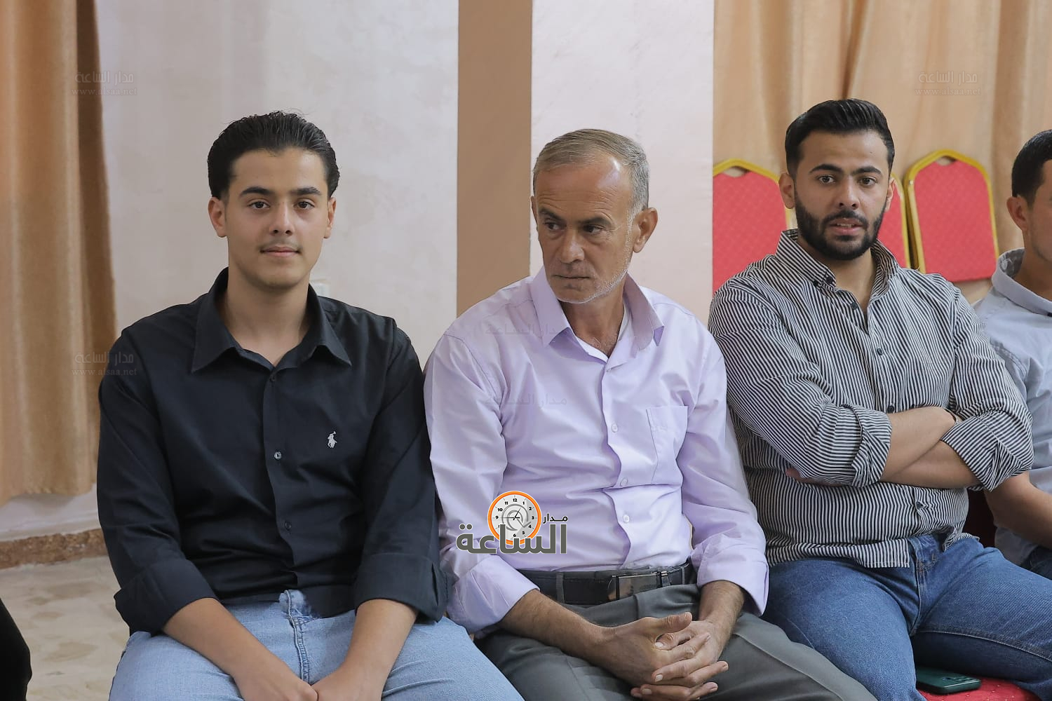 Madar Al-Saa Images 0.41505748582412216