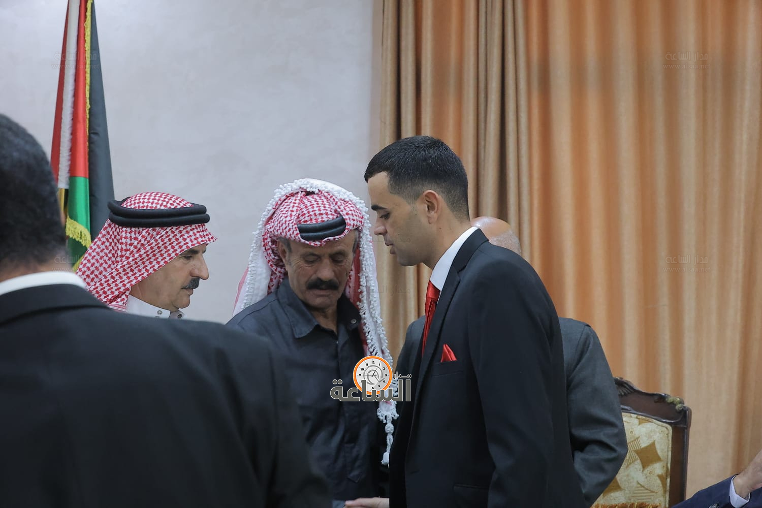 Madar Al-Saa Images 0.9209879135580816