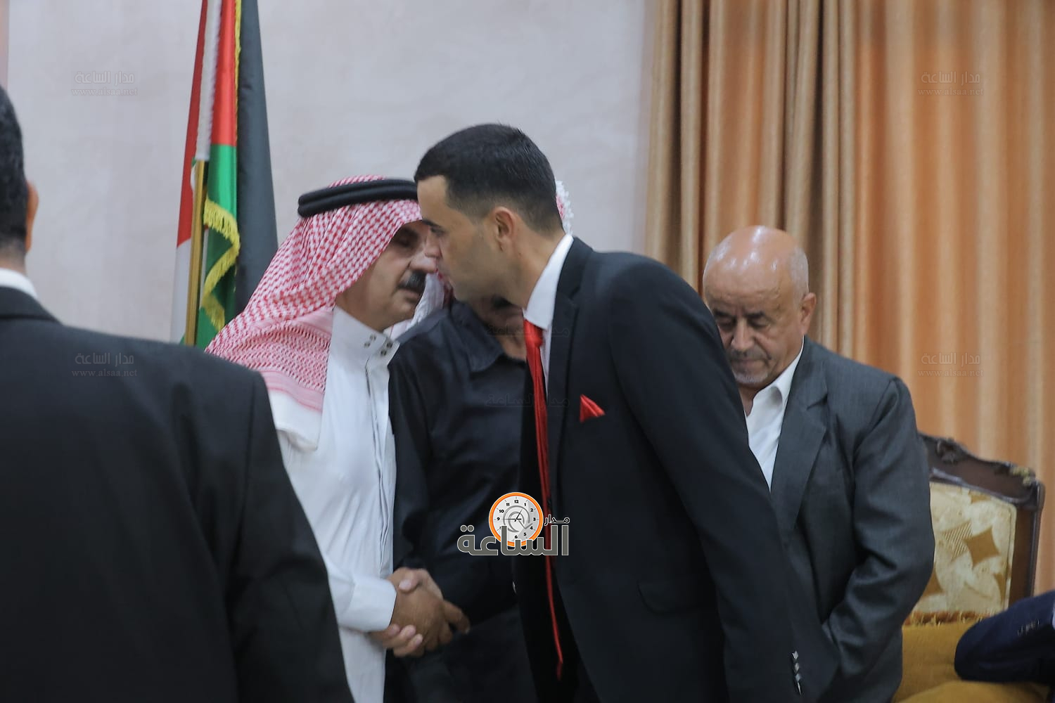 Madar Al-Saa Images 0.936086339277165