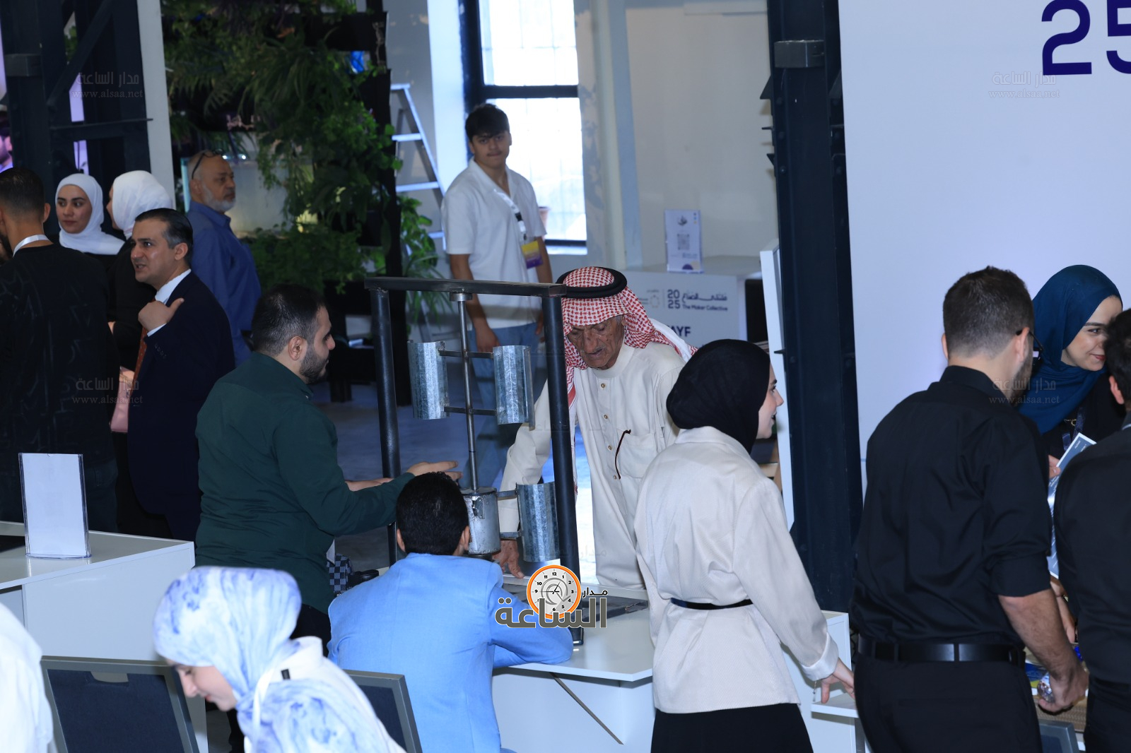 Madar Al-Saa Images 0.9717817406180583