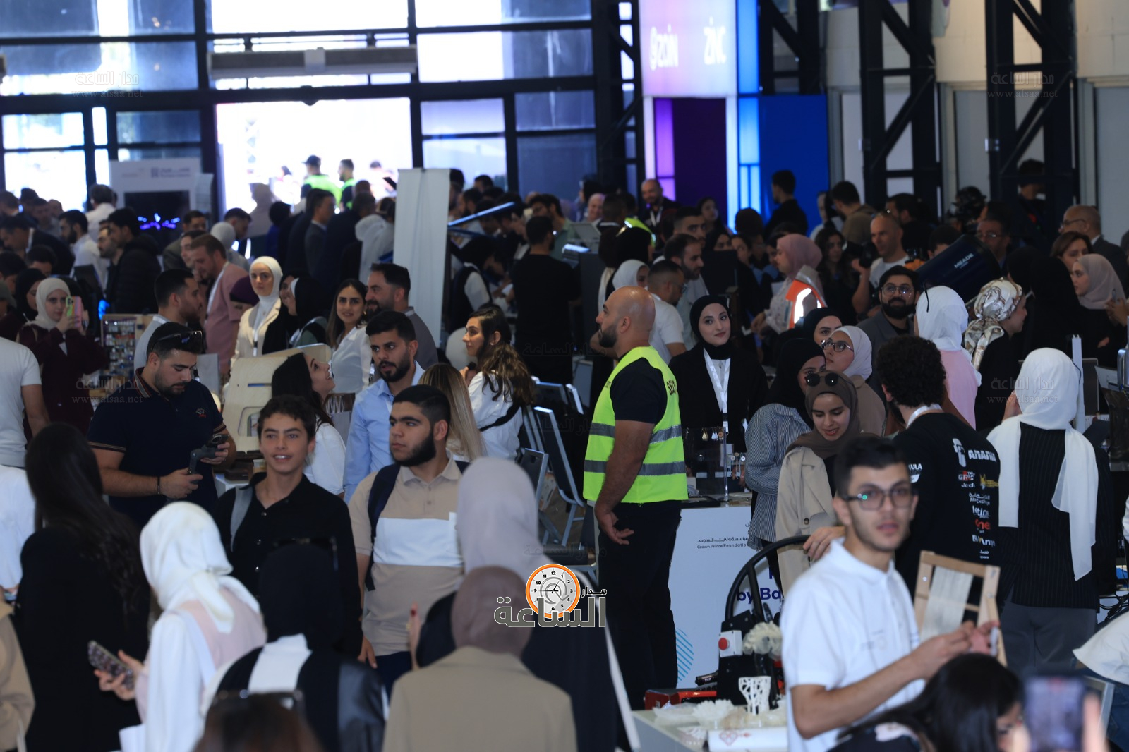 Madar Al-Saa Images 0.9190656468157347