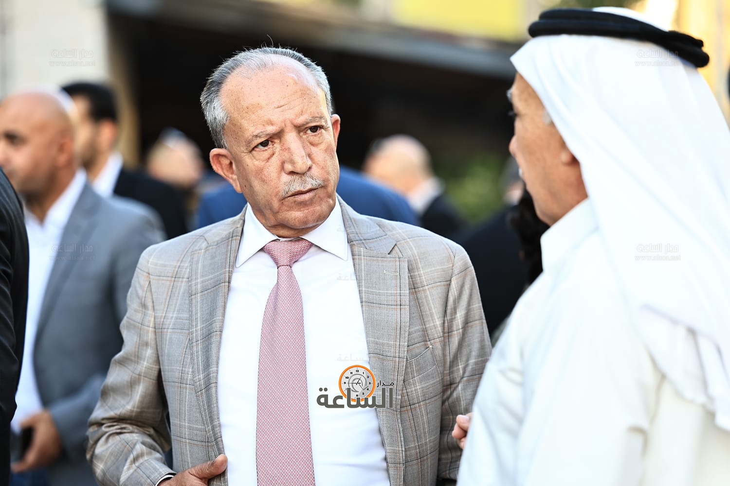 Madar Al-Saa Images 0.007116329583363501