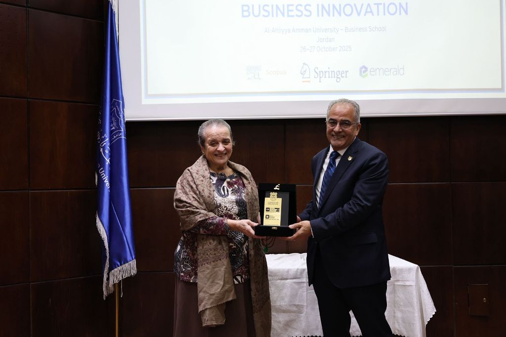 Madar Al-Saa Images 0.9247913191928199