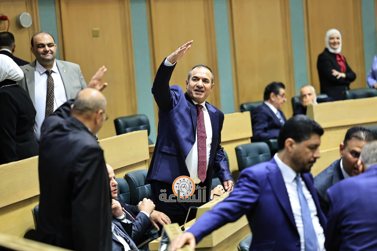 Madar Al-Saa Images 0.8826702742949305