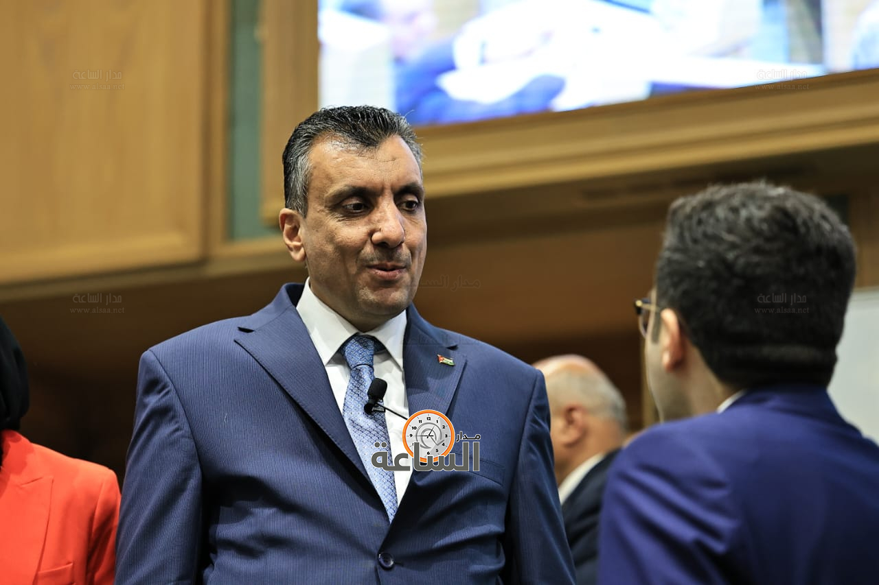 Madar Al-Saa Images 0.2390108471891984