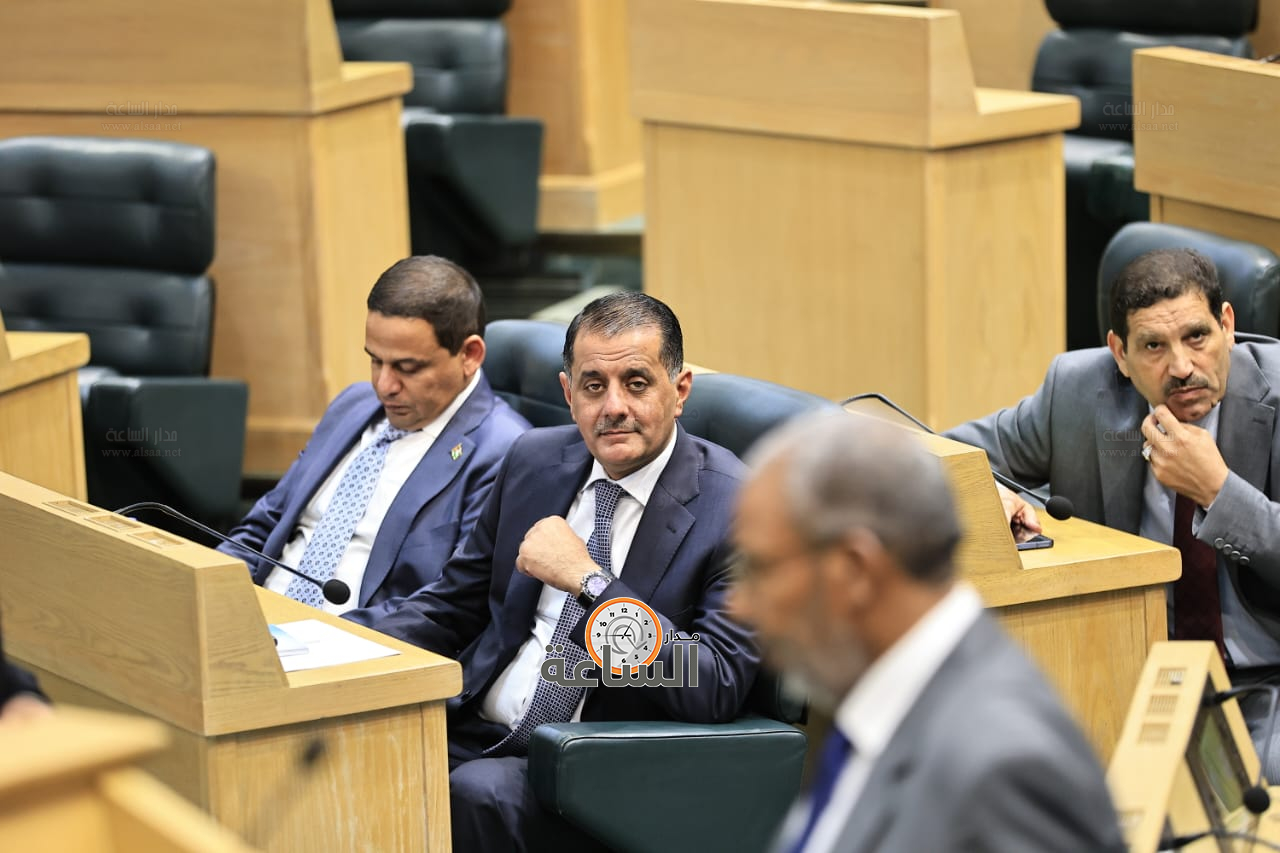 Madar Al-Saa Images 0.6167457613523187