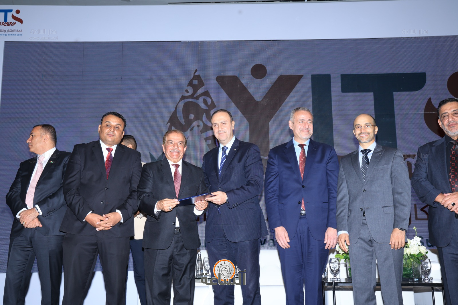 Madar Al-Saa Images 0.9133450423383799