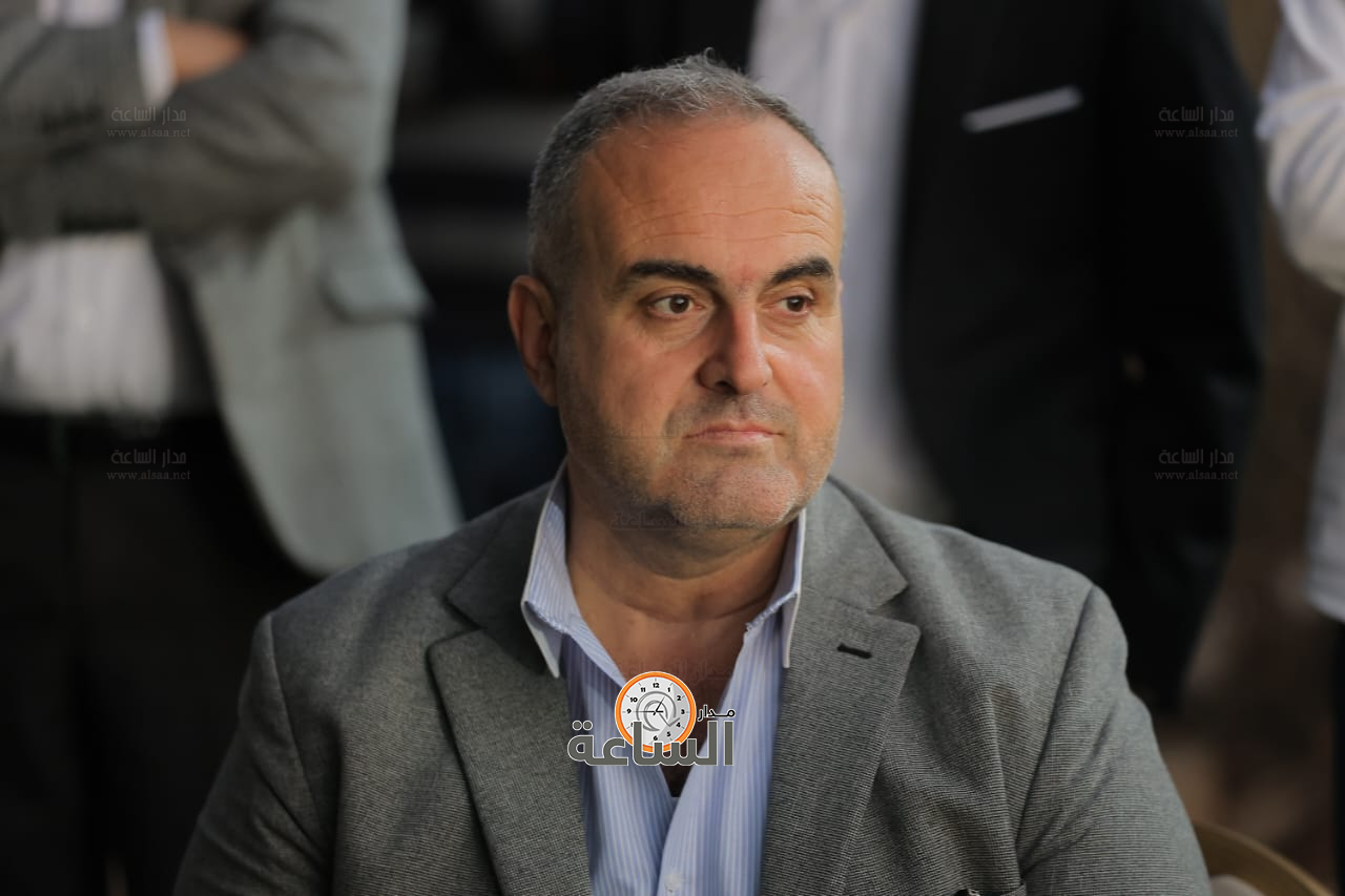 Madar Al-Saa Images 0.48641838901727874