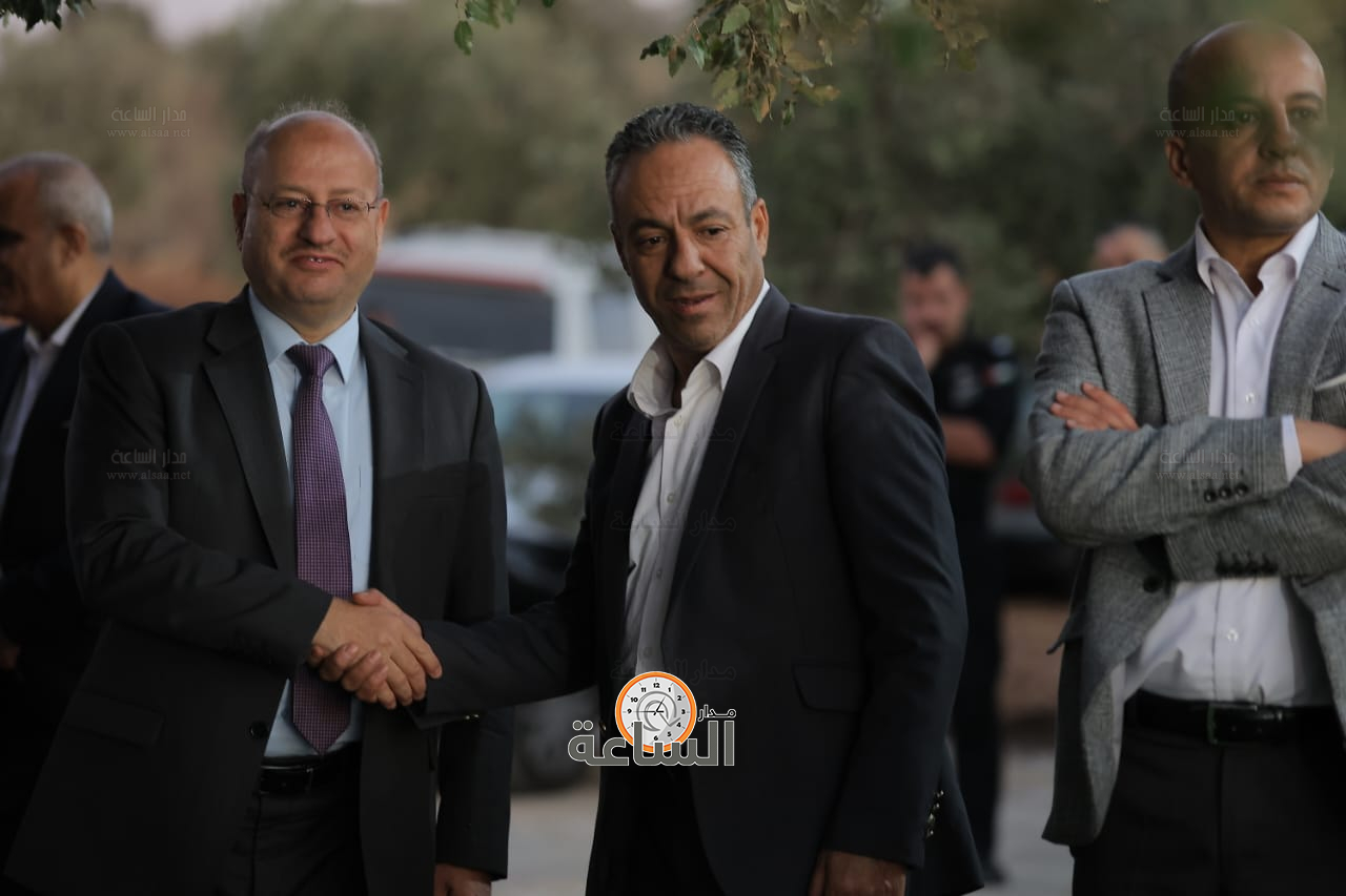 Madar Al-Saa Images 0.4068898368097569