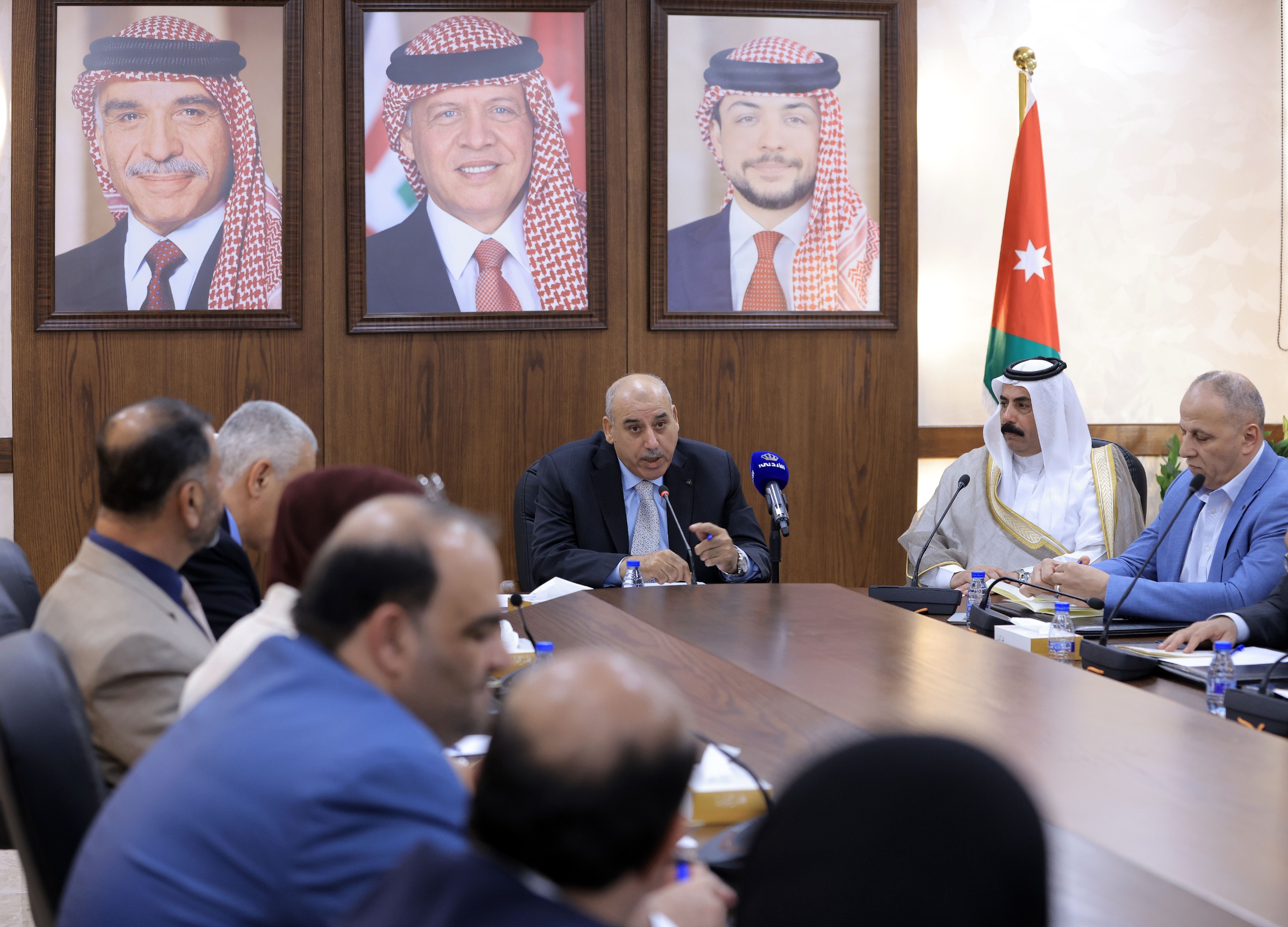 Madar Al-Saa Images 0.01410529825917839