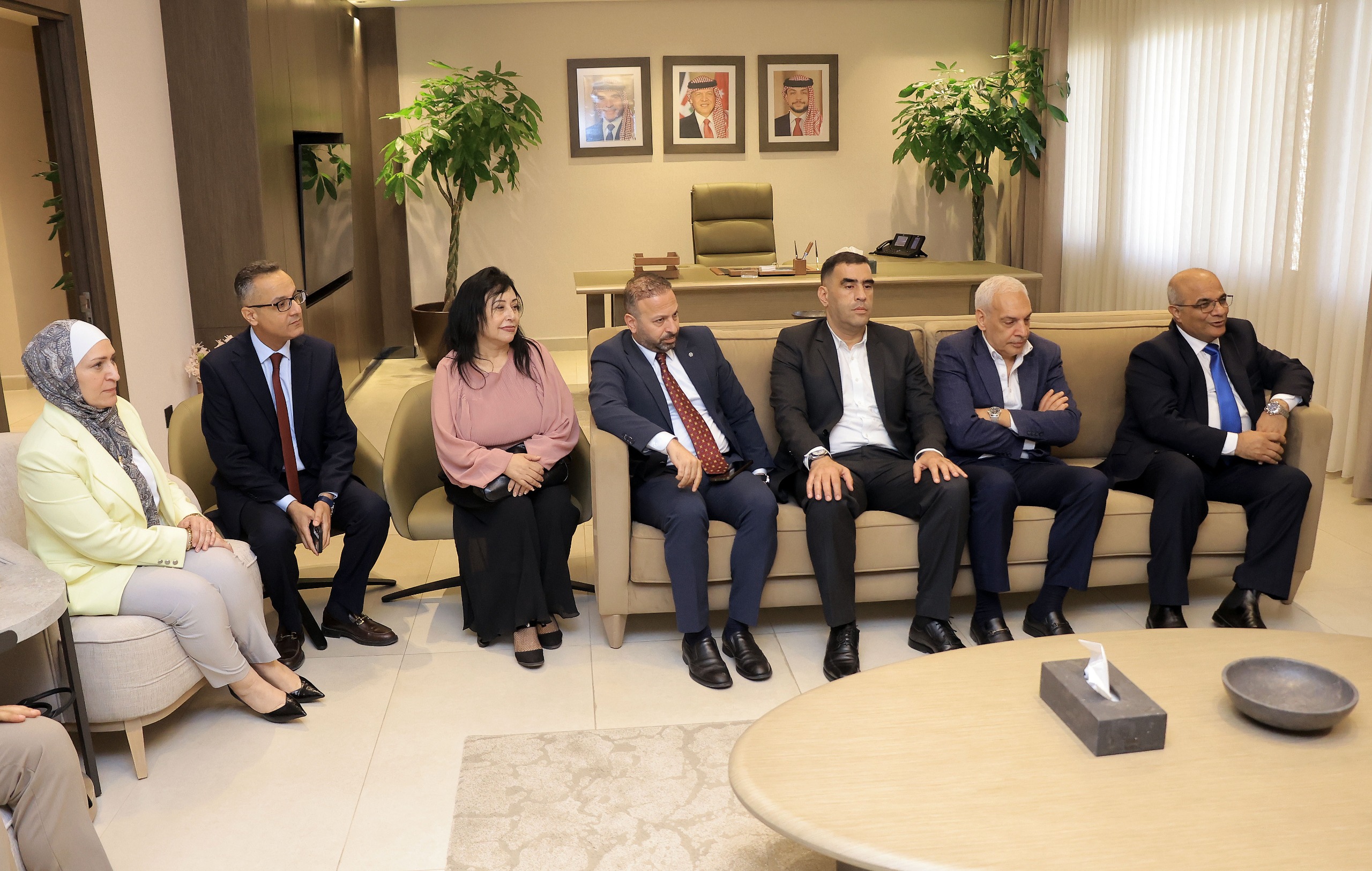 Madar Al-Saa Images 0.5919121978392867