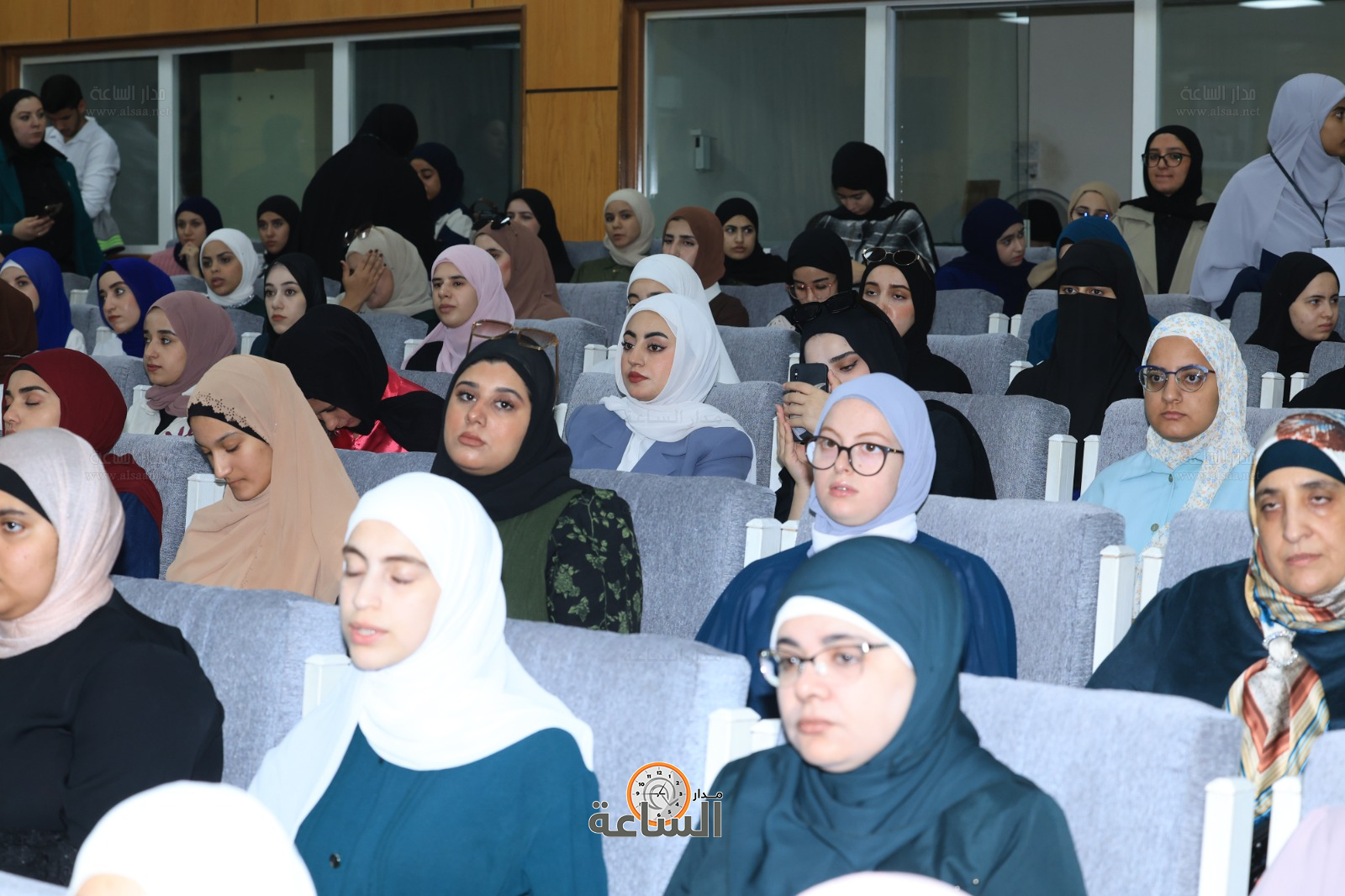 Madar Al-Saa Images 0.3907510182929773