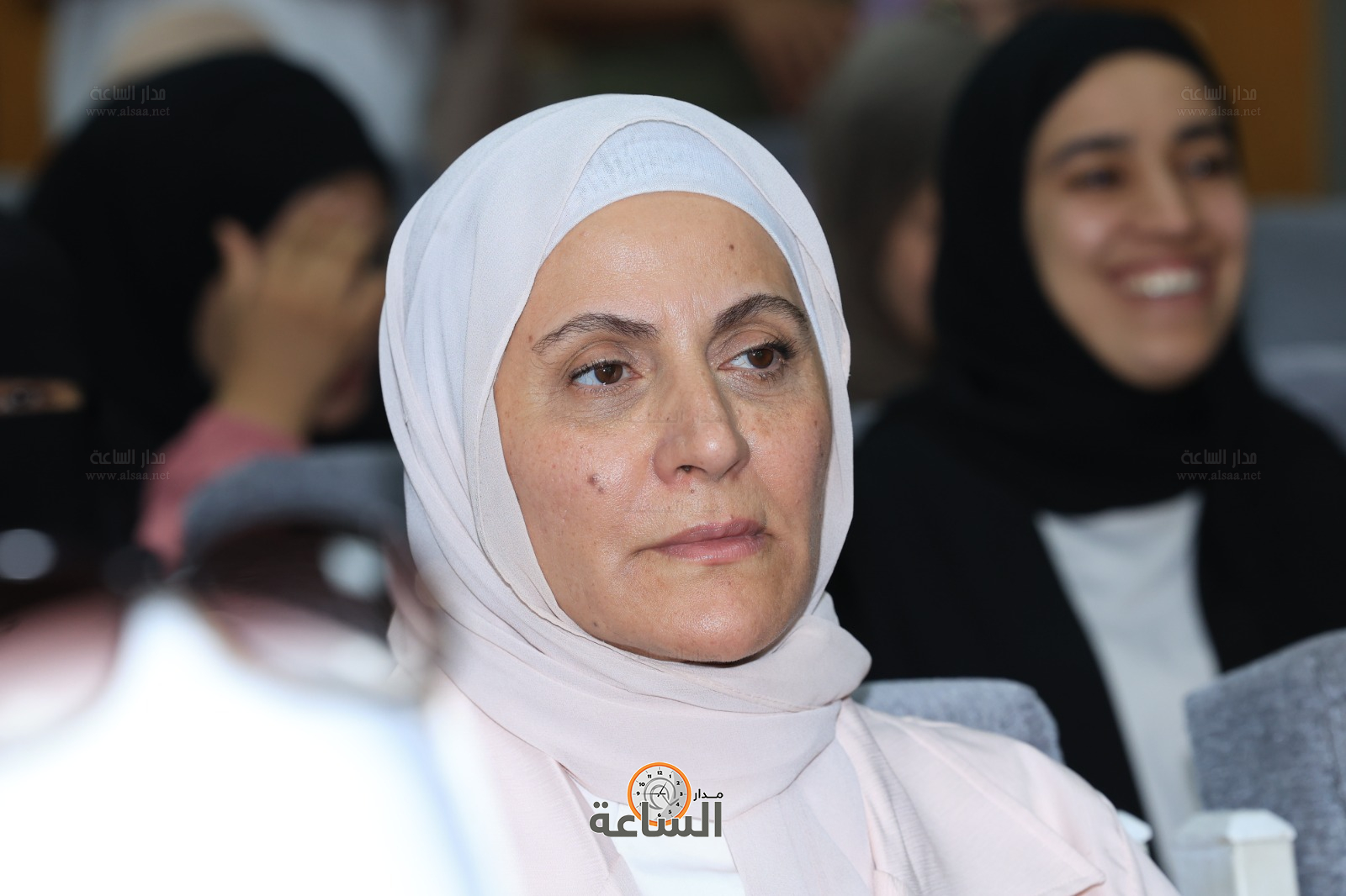 Madar Al-Saa Images 0.1750189702328364