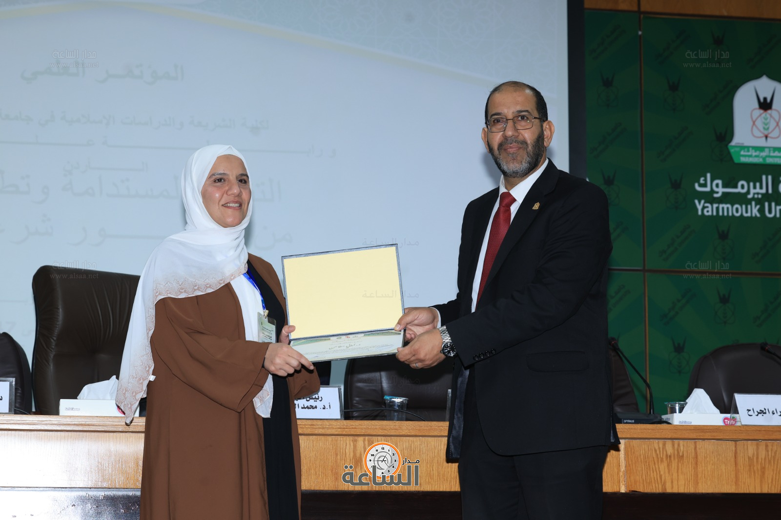 Madar Al-Saa Images 0.2460718493352123