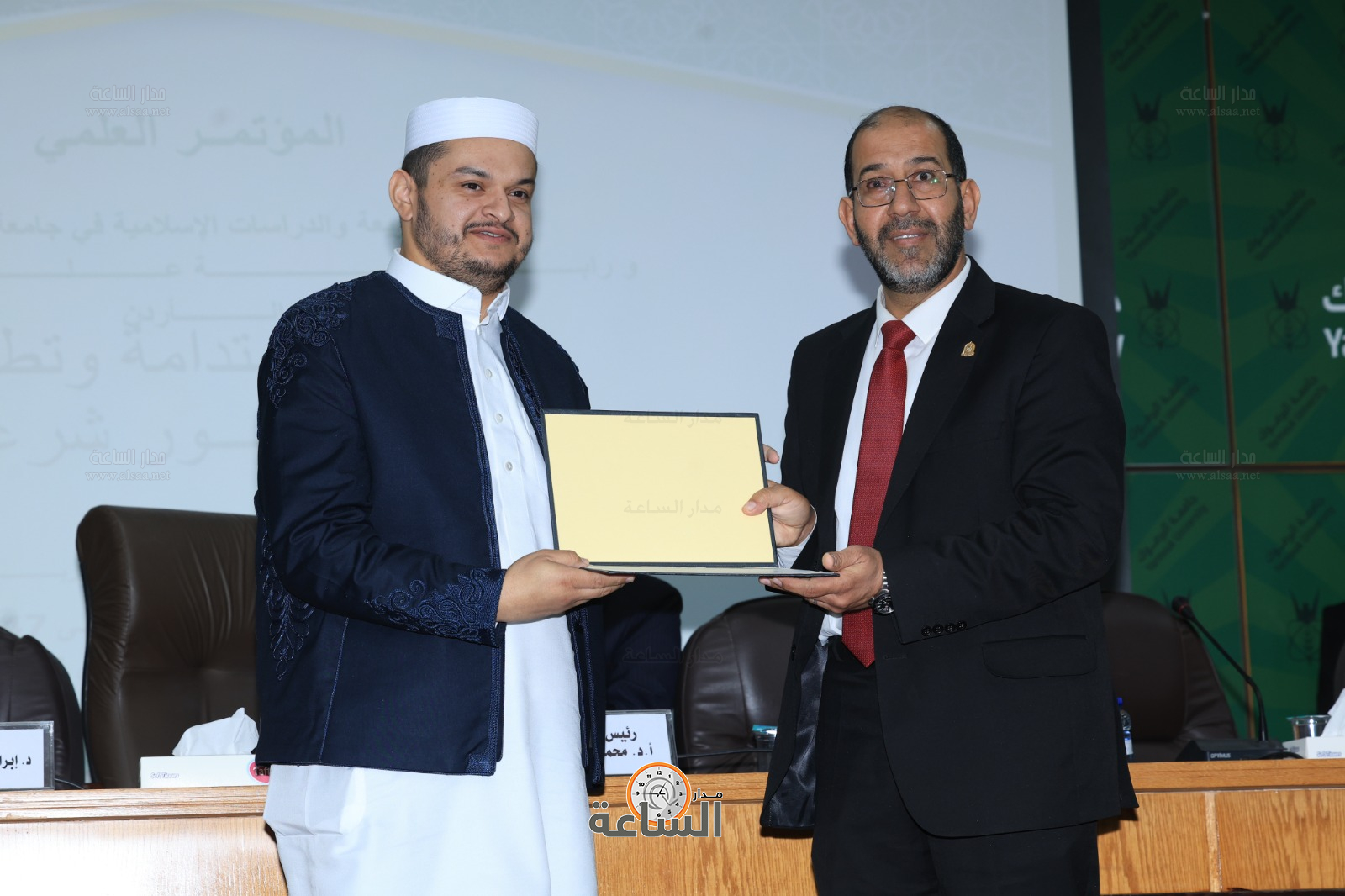 Madar Al-Saa Images 0.17185398297381815