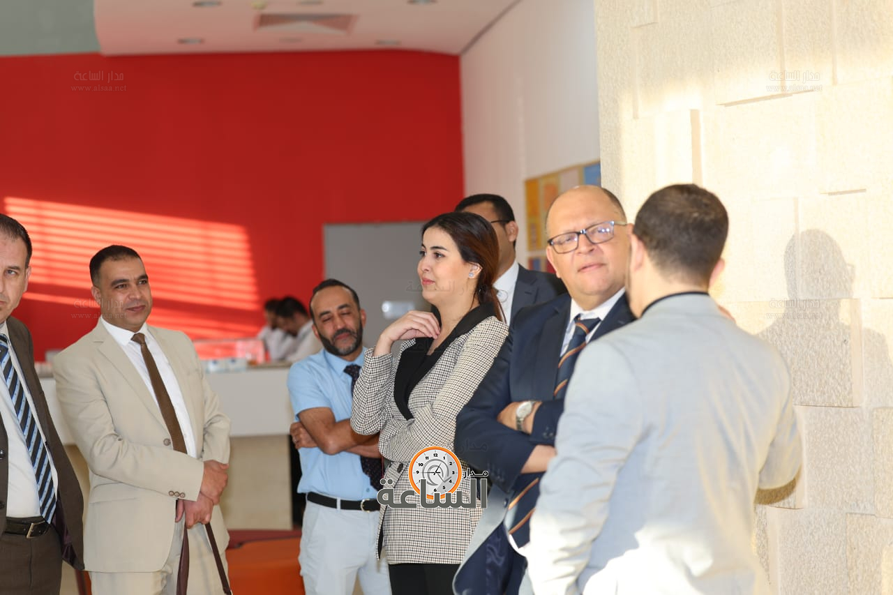 Madar Al-Saa Images 0.9385140250326621