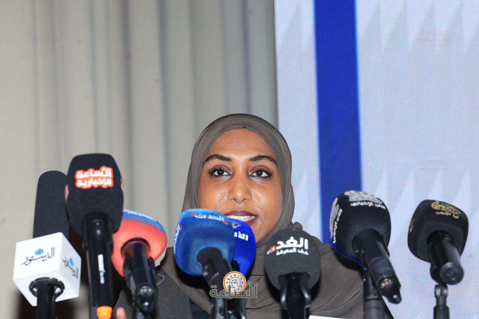 Madar Al-Saa Images 0.3471111715689602