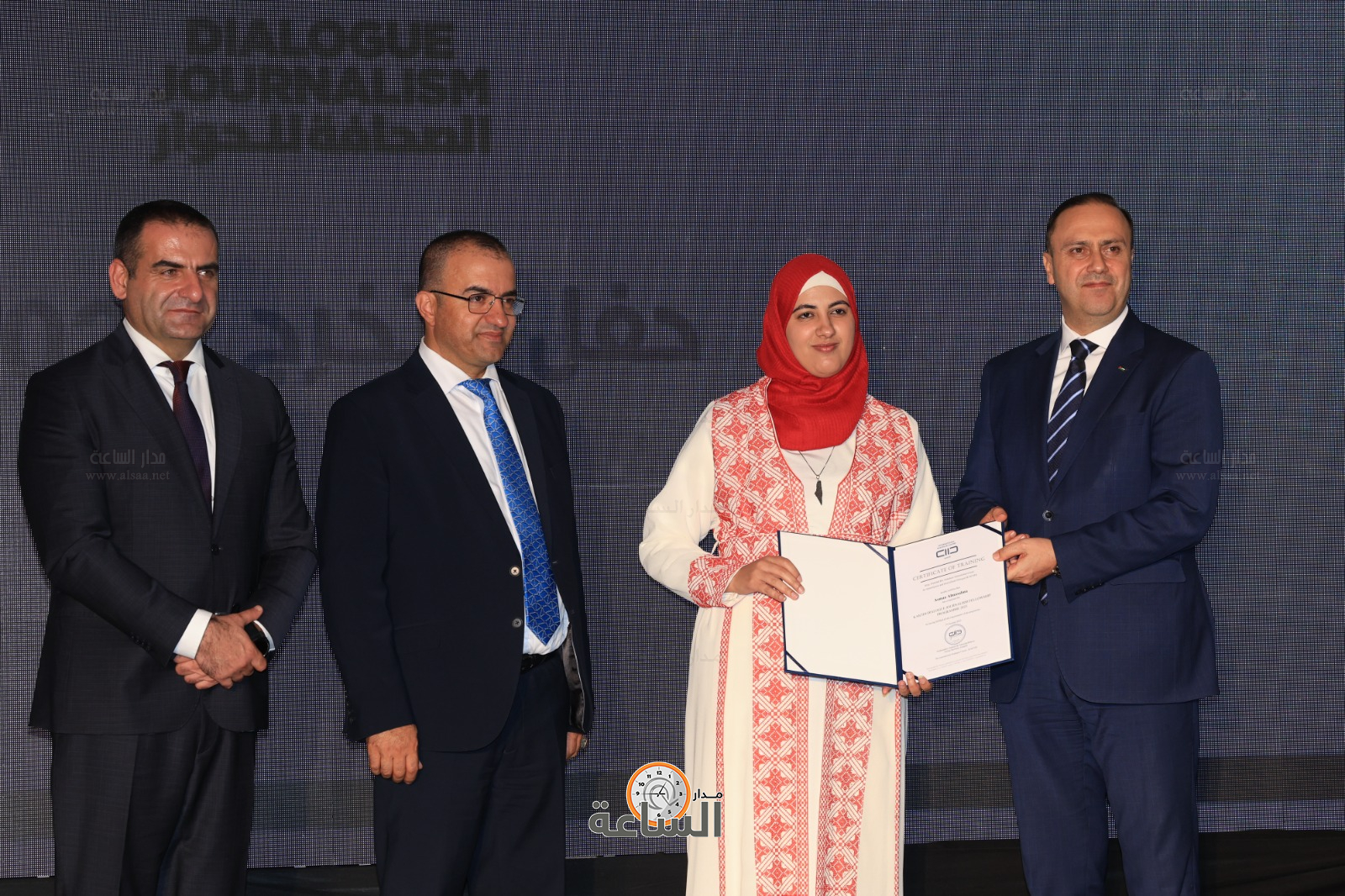 Madar Al-Saa Images 0.4247827611995072